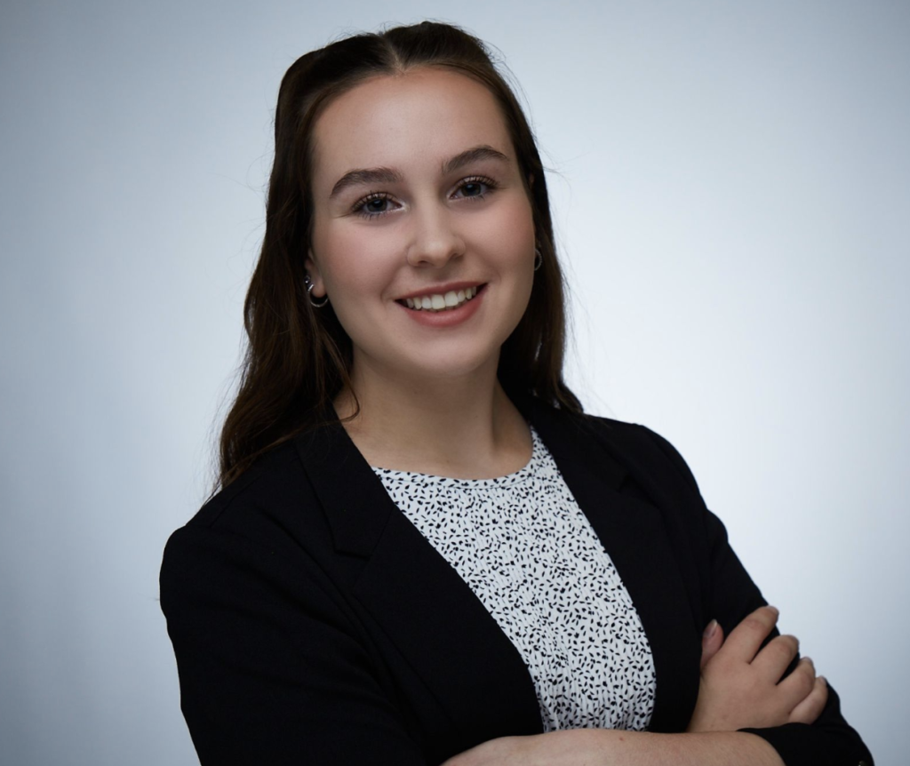 Sydney Bridges headshot